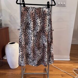 Kivari Zephyr Side Slit Midi Skirt - Snow Leopard
